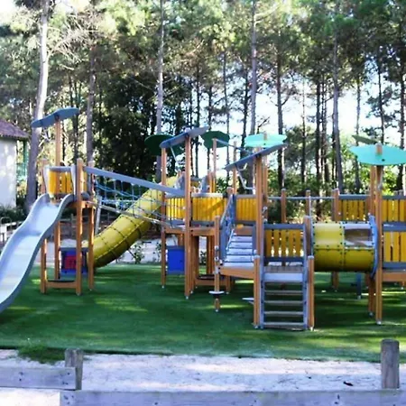 Les Pins - 4 Personnes De Tourisme Avec Piscine Mae-0721 Willa