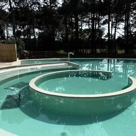 Les Pins - 4 Personnes De Tourisme Avec Piscine Mae-0721